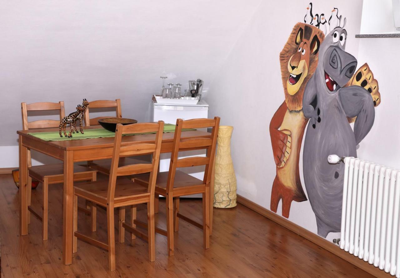 Ferienwohnungen Pension Aurora คัปเพล-กราเฟินเฮาเซน ภายนอก รูปภาพ